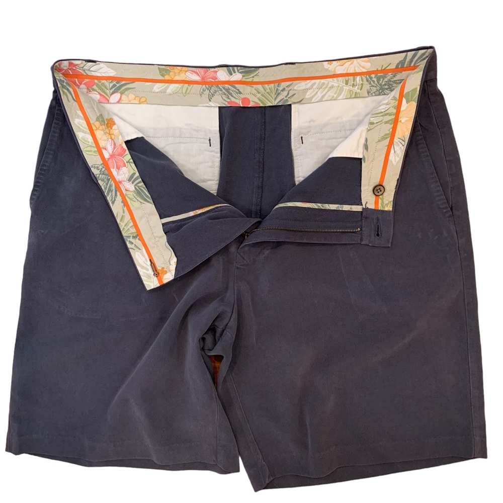 Tommy Bahama silk city shorts. Size 36